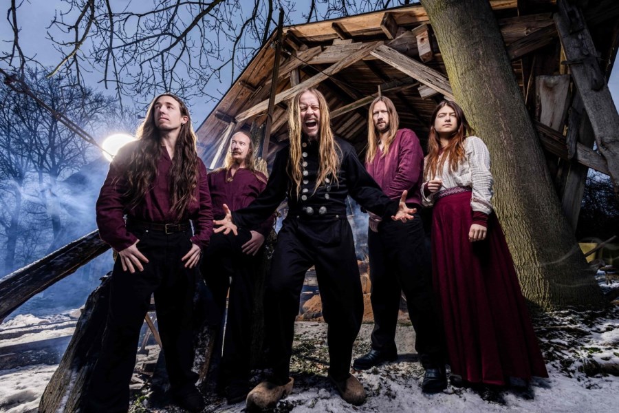 vanaheim_promoshoot_full_band_outside_snow_2_lr_website_1.jpg